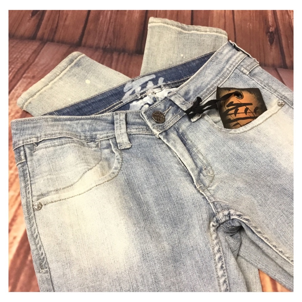New! Fashionable Skinny Jeans